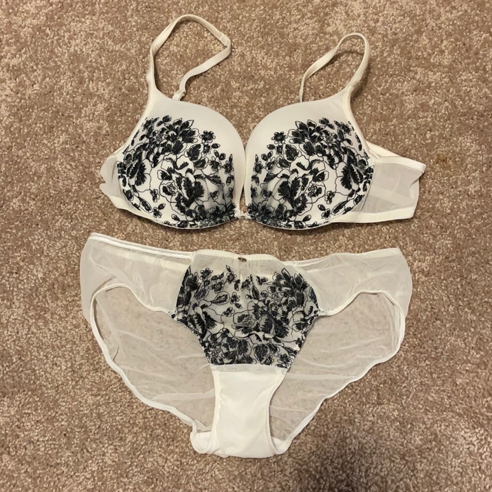 Victoria’s Secret mesh lace black white bra panty